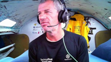 D68 : 40 knots of wind for Sebastien Destremau / Vendée Globe