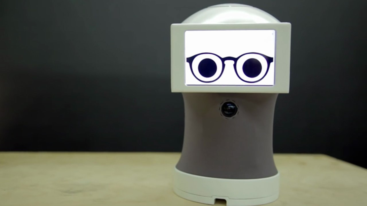 Peeqo, le robot qui répond par des GIF