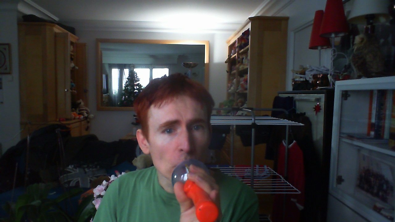 Wiwi égratigne "rue de Nantes" d'Oldelaf & Monsieur D