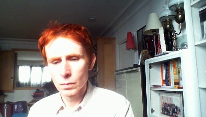 Wiwi égratigne "l'uomo e la valigia" de Mino Reitano