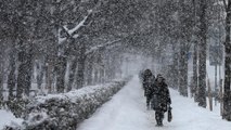 بارش برف و سرمای شدید در اروپا قربانی می گیرد