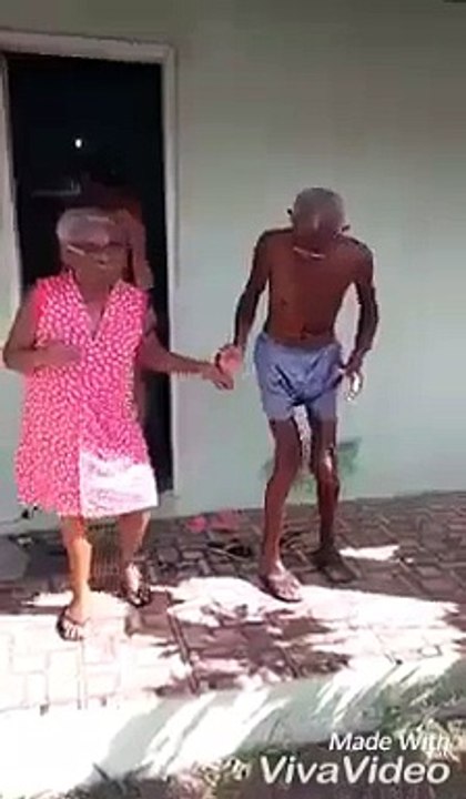 Old Couple Dancer