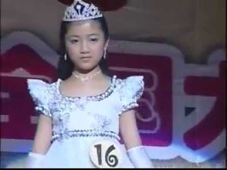 [刘婉滢] 烛光里的妈妈 -- 儿童艺能全国大赛 2007 (Official MV)