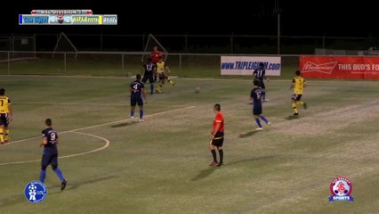 Football - Il marque, fait sa demande en mariage et prend un carton jaune...