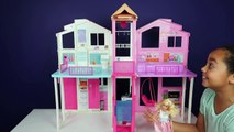 Barbie 3 Storey Townhouse - 4 Barbie Fashionistas Dolls - Unboxing Kids Toy R