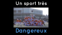 Un sport qui mélange épreuve du poteau et rugby
