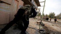 Iraqi soldiers storm Mosul university in further push against ISIL