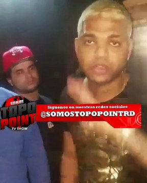 Se unen multiples artistas urbanos y trabajan los cajeros remix en el estudio