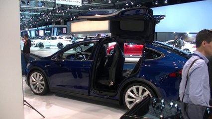 Salon de l'auto : découverte de la Tesla Model X