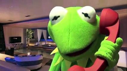 Kermit the Frog Taken Movie Parody, Miss Piggy Green Goblin Sesame Street Muppets Toy Fun for Kids!