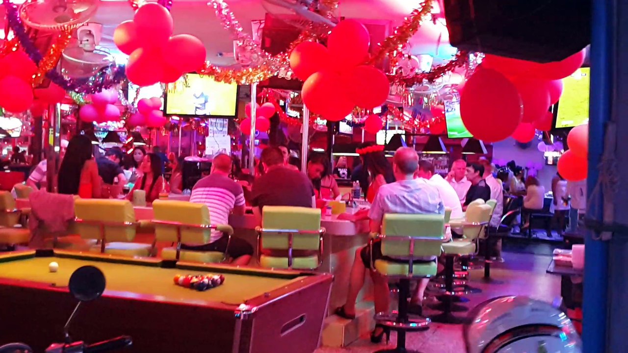 2017 nin İlk Dakikalarında Bangkok Pattaya Sokaklarını Gezdik