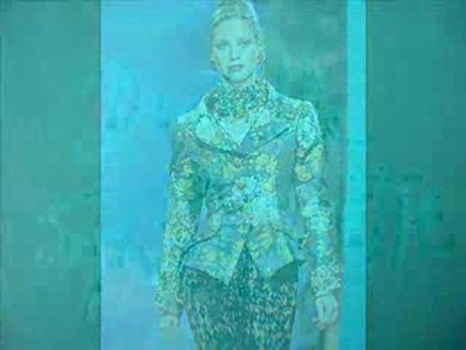 4. Christian LACROIX, au fil des collections (92-94)