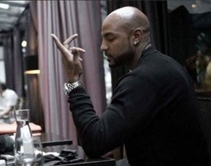 Booba se fait attaquer par un éléphant au Gabon !