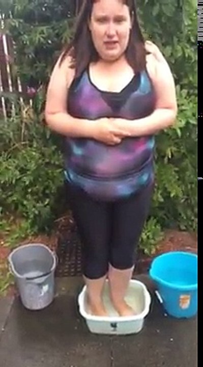 me doing the ice bucket challenge