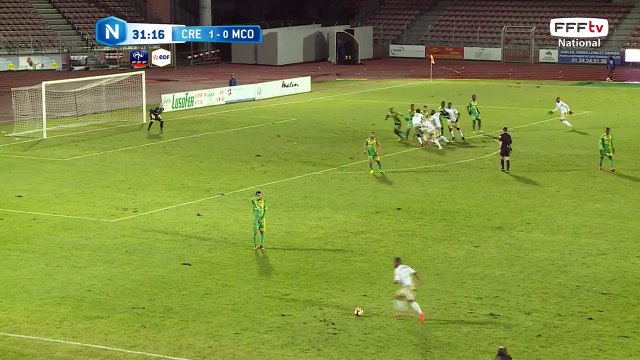 Coup franc prolongé par Puygrenier mais ça passe à coté