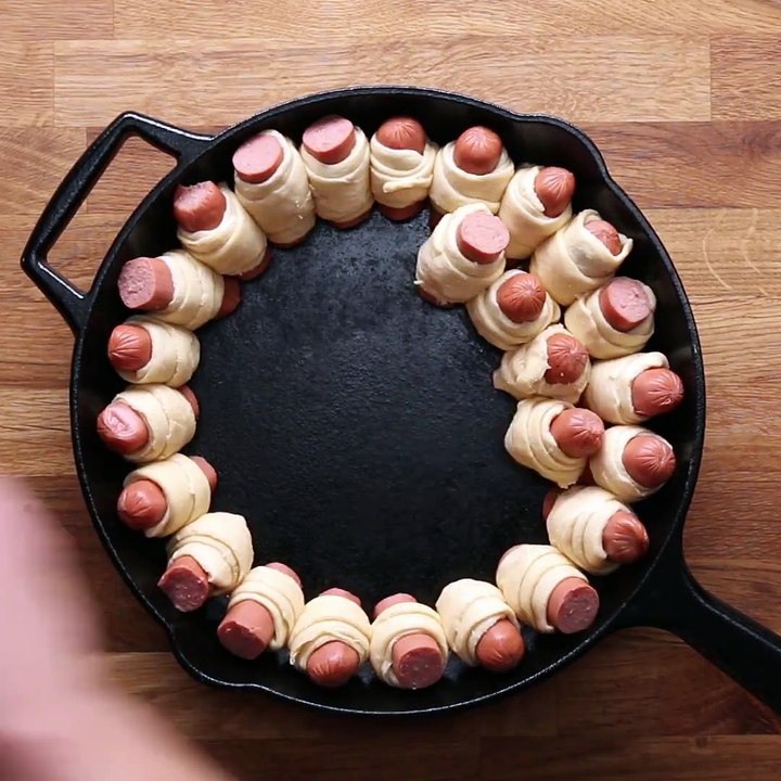 Chili Dog Bread Ring
