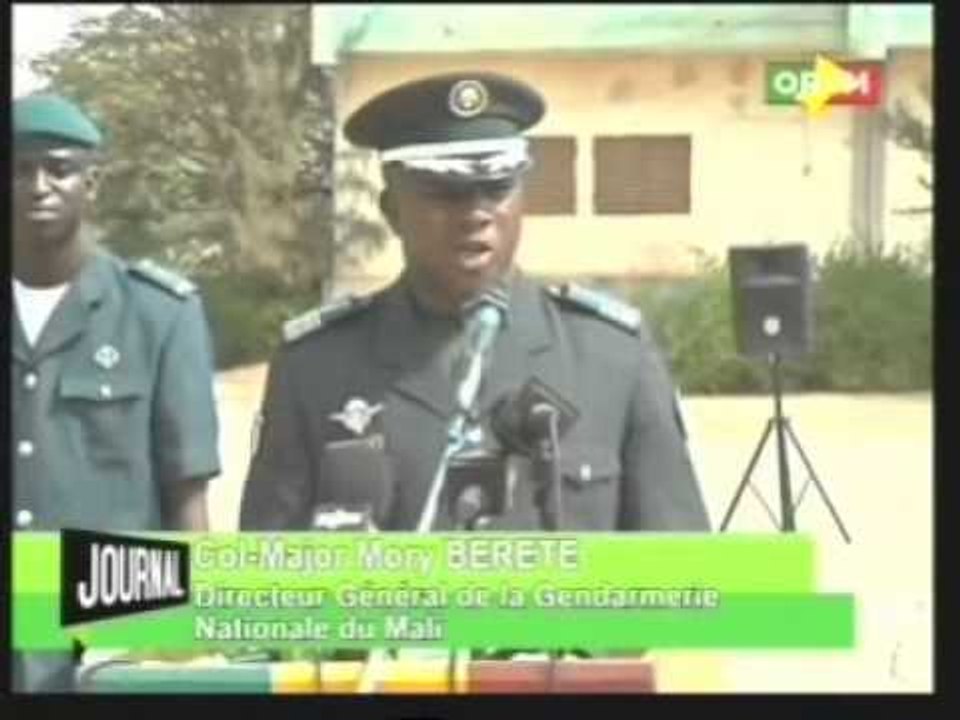 La Gendarmerie Française a remis un important lot de matériels de maintien d'ordre.