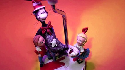 LEARNING COLORS WITH CAT IN THE HAT PRSECHOOL EDUCATIONAL VIDEOS COLORFUL TOYS FOR KIDS