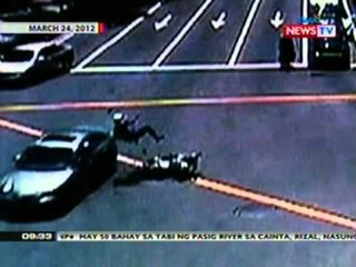 NTG: Banggaan ng motorsiko at kotse sa Makati, kuha sa CCTV (032912)