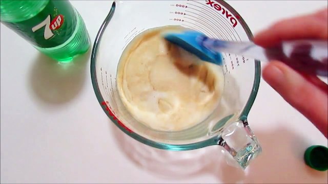 Como hacer botella de 7up de postre! Gominola verde de seven up!