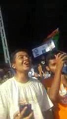 Crowd  Chanting Dhoni Dhoni Dhoni on his last captaincy_low