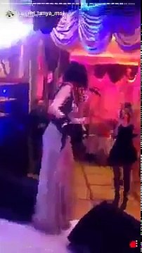 Ольга Бузова поет без фонограммы.Под ЗВУКИ ПОЦЕЛУЕВ .2017