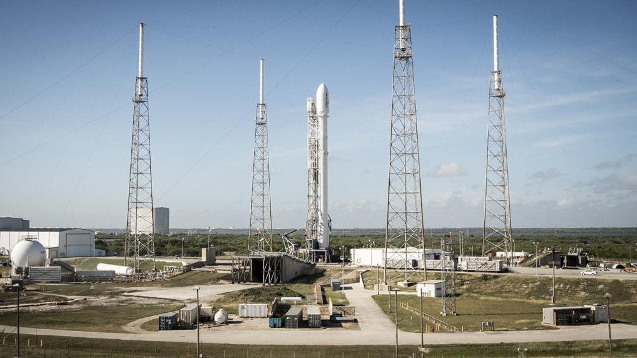 SpaceX відновлює польоти