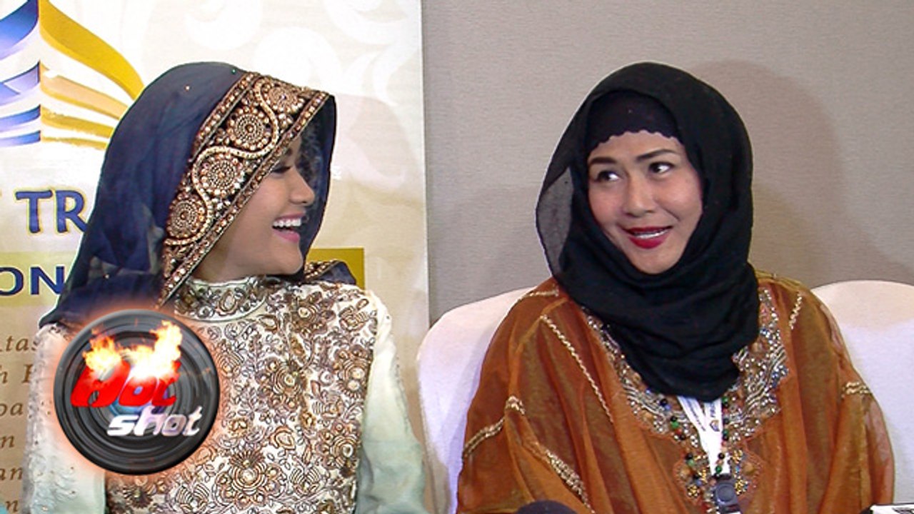 Julia Perez dan Ria Irawan Pulang Ibadah Umroh - Hot Shot 14 Januari 2017