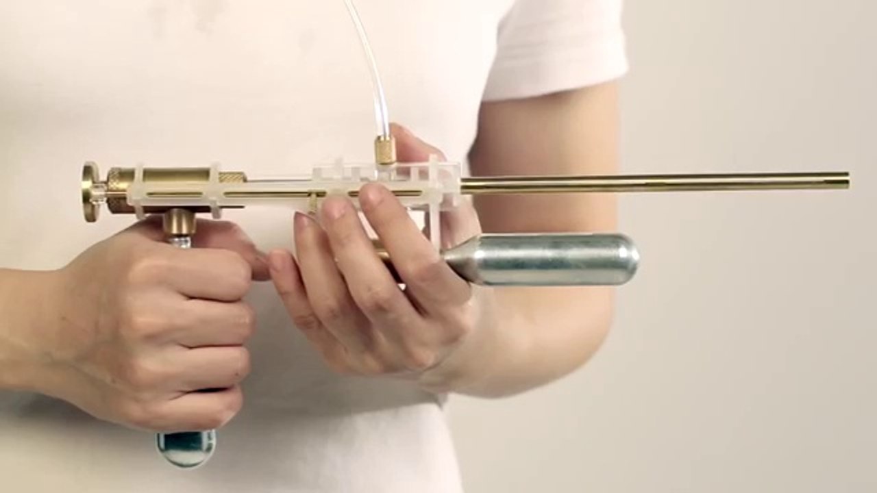 Ce pistolet transforme vos larmes en balles !