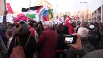 Manifestation de soutien aux migrants devant l'Hôtel de région à Marseille
