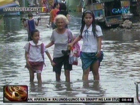 24 Oras: Mga residente, kusa nang lumikas dahil sa baha