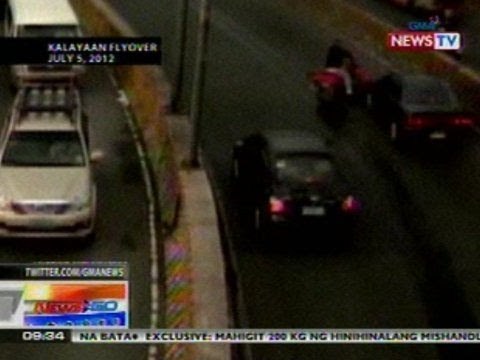 NTG: Pagsemplang ng motorsiklo sa Kalayaan flyover, Makati, kuha sa CCTV