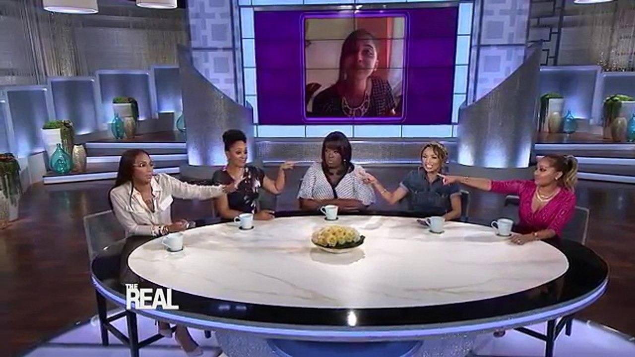 Loni’s Hilarious Wardrobe Malfunction