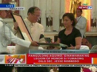 BT: PNoy, ginawaran ng Legion of Honor si Sec. Robredo