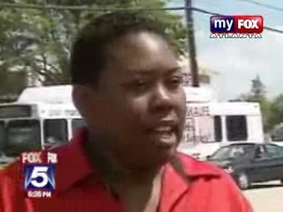 Fast_food_worker_receives_charge_for_making_salty_burgers