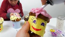 Kids Decorate Cupcakes Muffins Challenge Sweet and Delicious Toy Kitchen