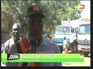 Deux Camions Benz que le Député Abdoul Diané a remis à la Mairie de Segou.