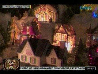 24 Oras: Nakakaaliw na Santa Claus items at Christmas village, tampok sa isang bahay