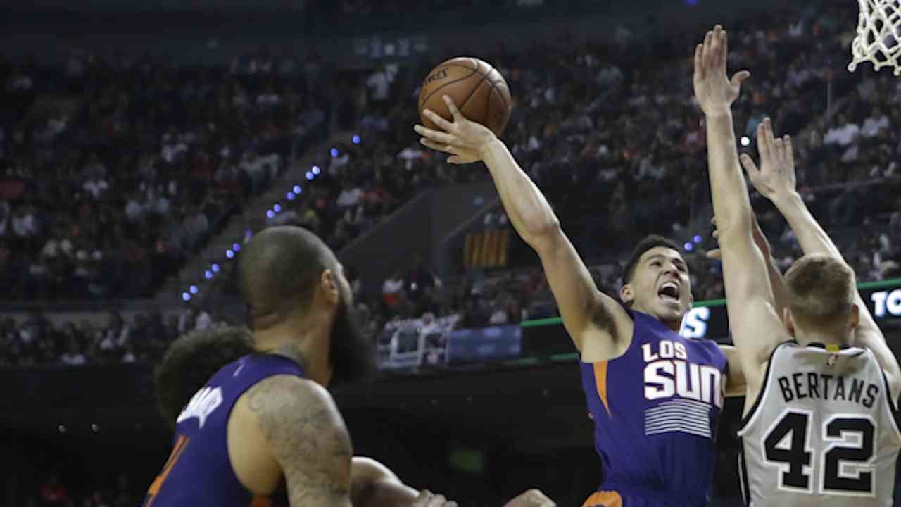 Suns Stun Spurs in Mexico City