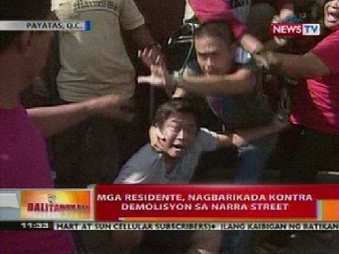 BT: Mga residente, nagbarikada kontra demolisyon sa Narra Street (Payatas, Q.C.)