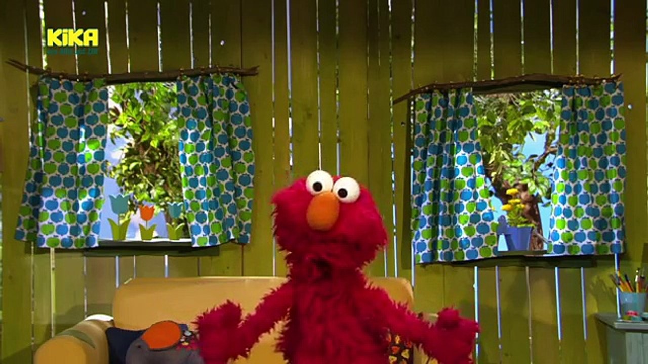 Sesamstraße Das Eichhörnchen futtert Elmos und Julias Kuchen weg Mehr auf KiKA de