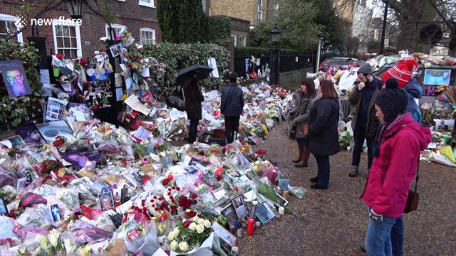 Mourners continue to place tributes to George Michael