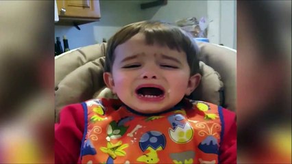 Lui il a choisi son préféré... C'est papa!!!