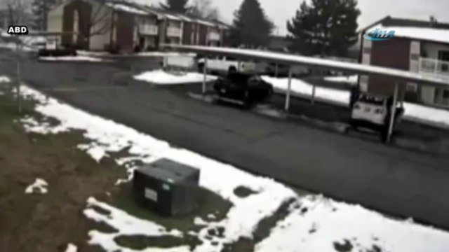 Hırsız içinde çocuk olan otomobili çaldı