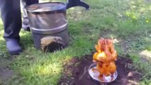 Televizyonda Gördüğü Tavuk Pişirme Yöntemini Kendi Bahçesinde Deneyen Tonton Dayı
