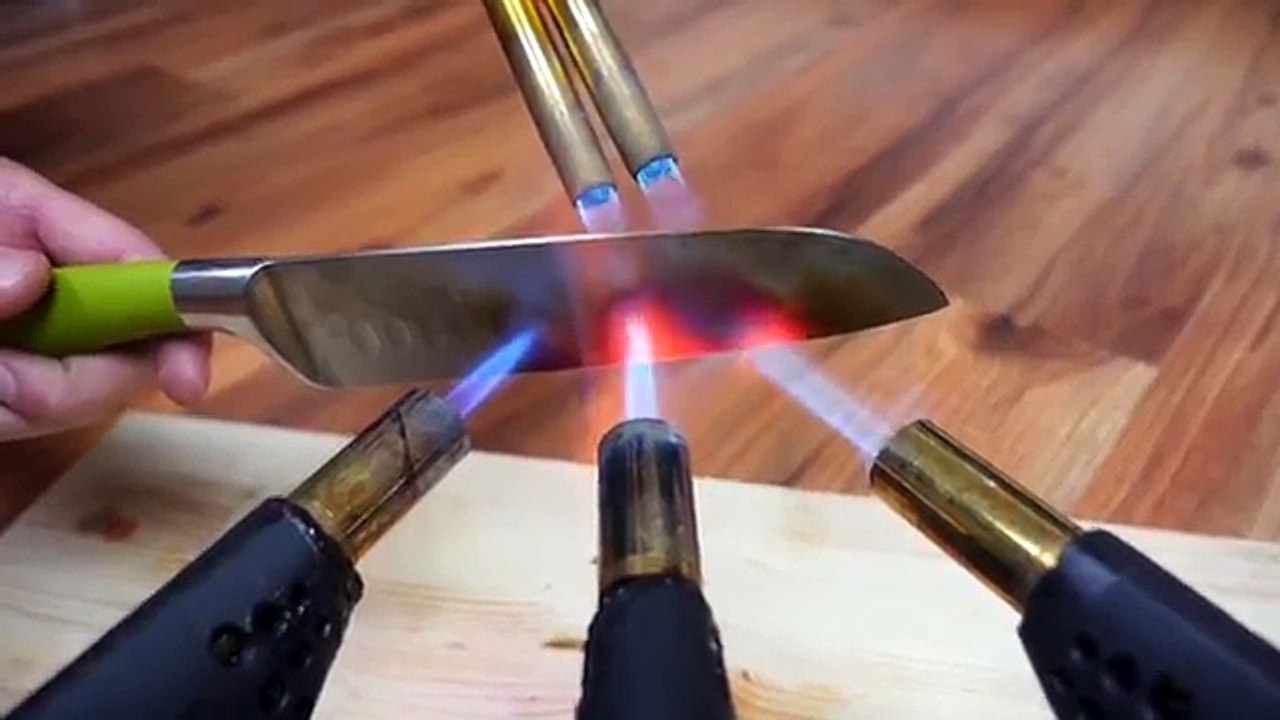 EXPERIMENT Glowing 1000 degree KNIFE VS FIRECRACKERS