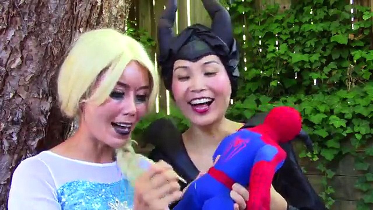 Spiderman voodoo attack w/ Maleficent, Evil Elsa, Snow white, Joker girl, Joker baby