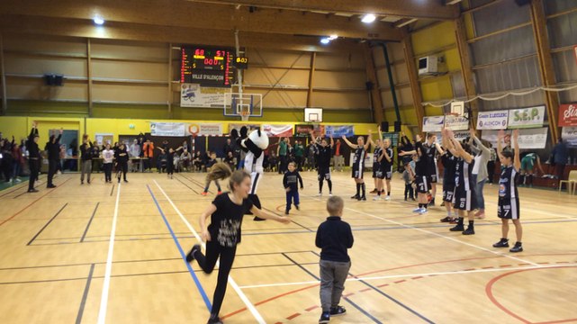 Clapping des basketteuses Alençonnaises