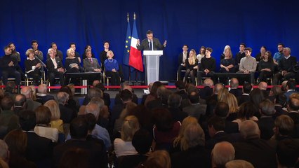 "L'acquisition de la nationalité française est un honneur" - François Fillon