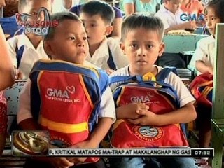 Mga estudyante sa isla Guimaras, nabigyan ng bagong school supplies ng Kapuso Foundation
